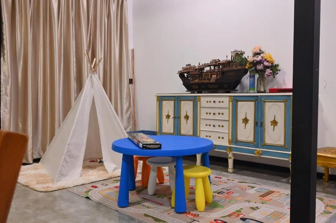 빌라 Larkin Bungalow Homestay 조호르 바루 말레이시아